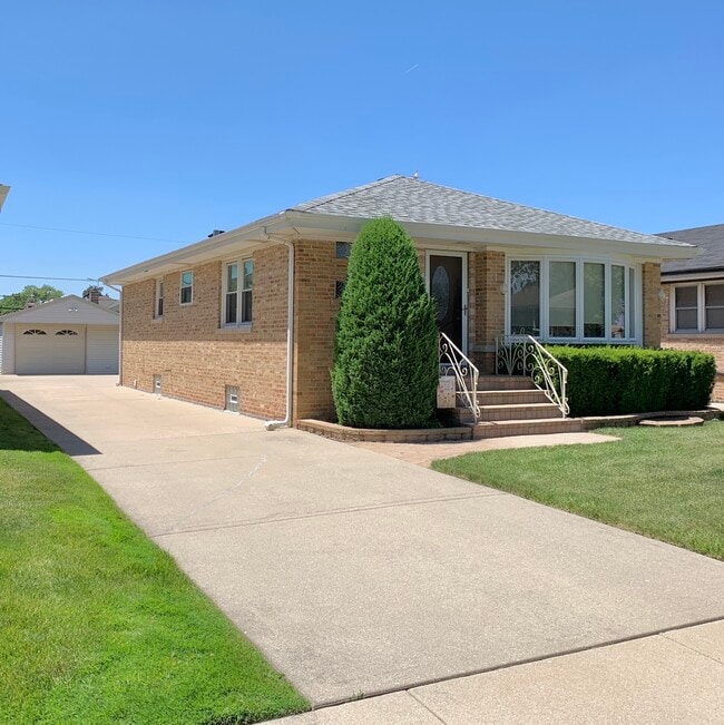 Building Photo - 4420 Opal Ave