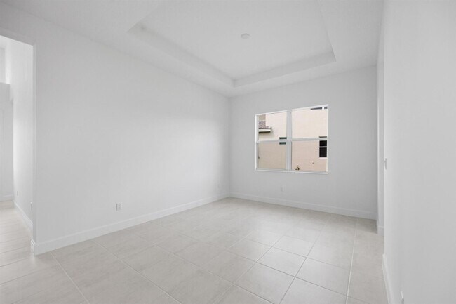 Building Photo - 15144 Wildwood Cir