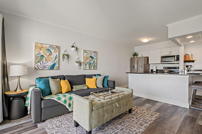 Building Photo - 2502 N Rocky Point Dr