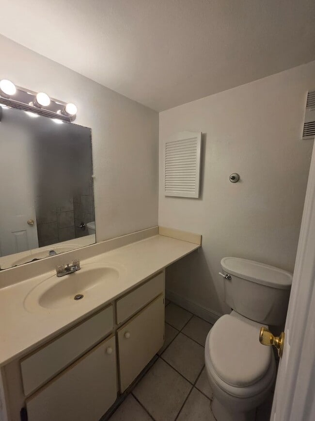 Building Photo - LAS PALMAS AT SAND LAKE CONDO