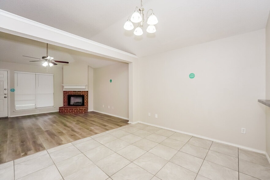 Building Photo - 5905 Aloe Ct