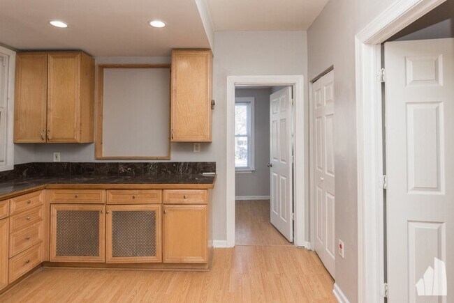 Building Photo - 4874 N Kilpatrick Ave