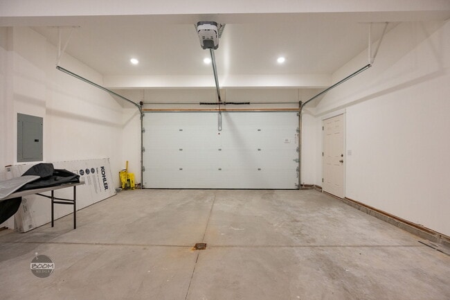 Building Photo - 12229 Breckenridge Dr