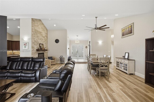 Building Photo - 1190 Balboa Ct