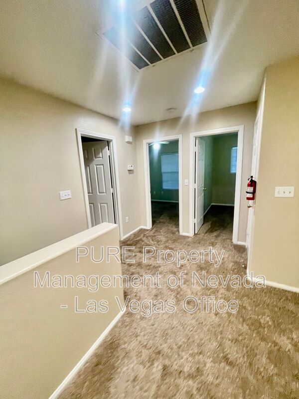 Building Photo - 3528 Laguna Veneta Ave