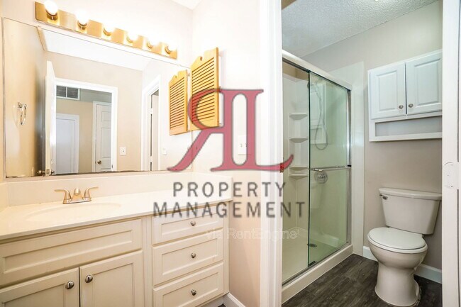 Building Photo - 5066 Ivywild Ave