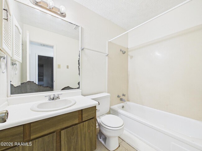 Building Photo - 809 Fox Run Ave