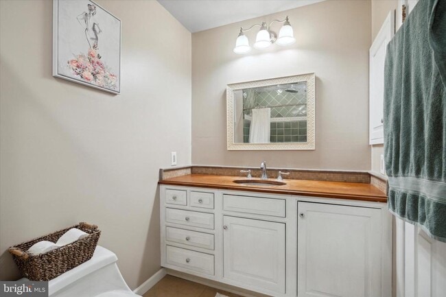 Building Photo - 109 Hawthorne Ct