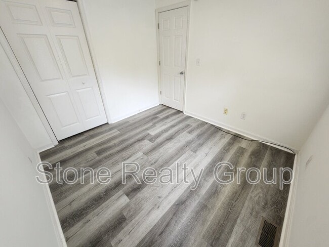 Building Photo - 760 S Fulton St