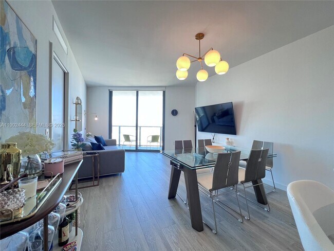 Building Photo - 501 NE 31st St