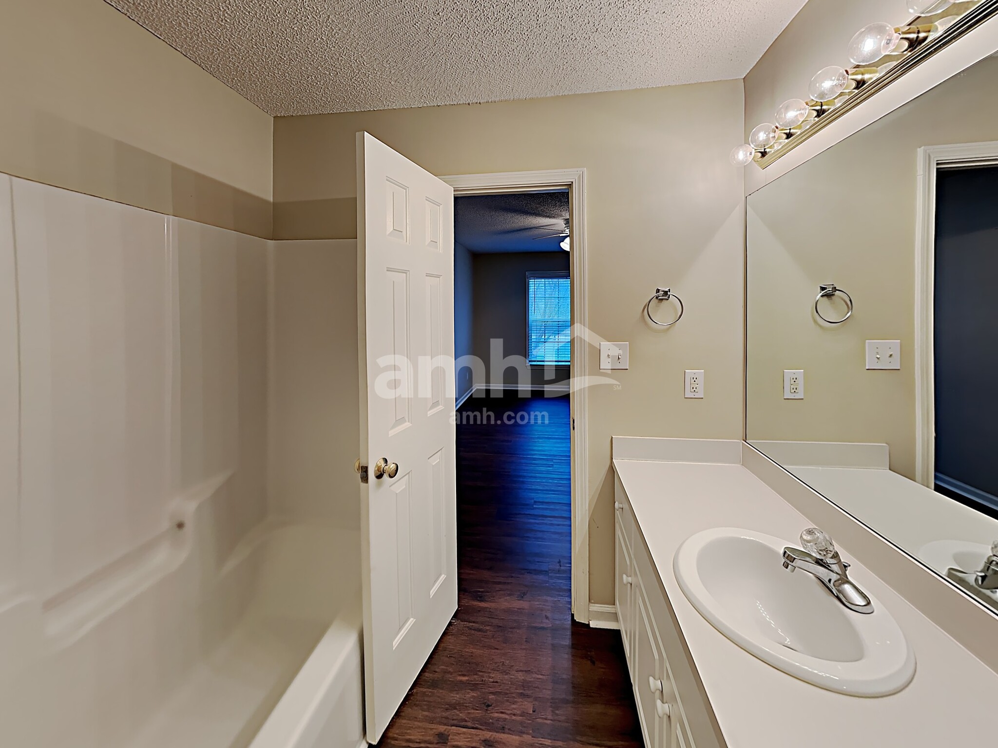 Building Photo - 2308 Genesis Dr