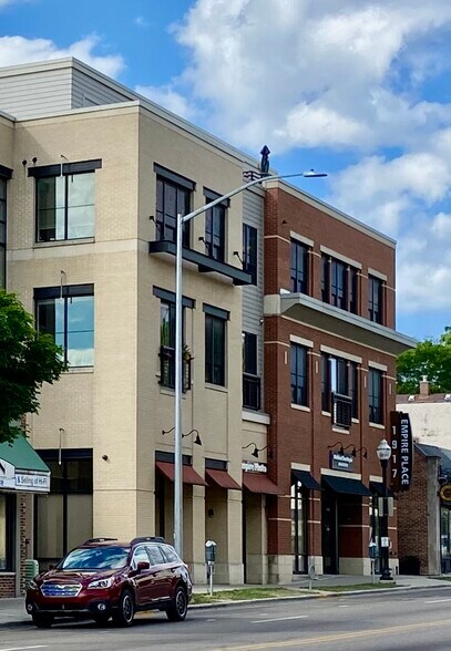 Building Photo - 1917 Monroe St