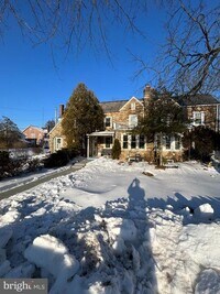 Building Photo - 520 Ridge St