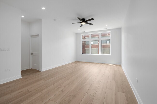 Building Photo - 70 E Pershing Rd