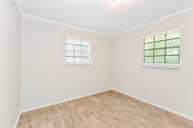 Building Photo - 710 Adams Dr