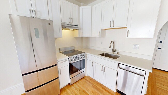 Building Photo - 1060 Bush St