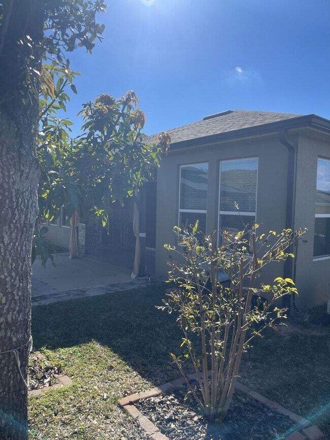 Building Photo - Paradise, Tranquility & Convenience — A Must-See Home in The Reserve at Minneola