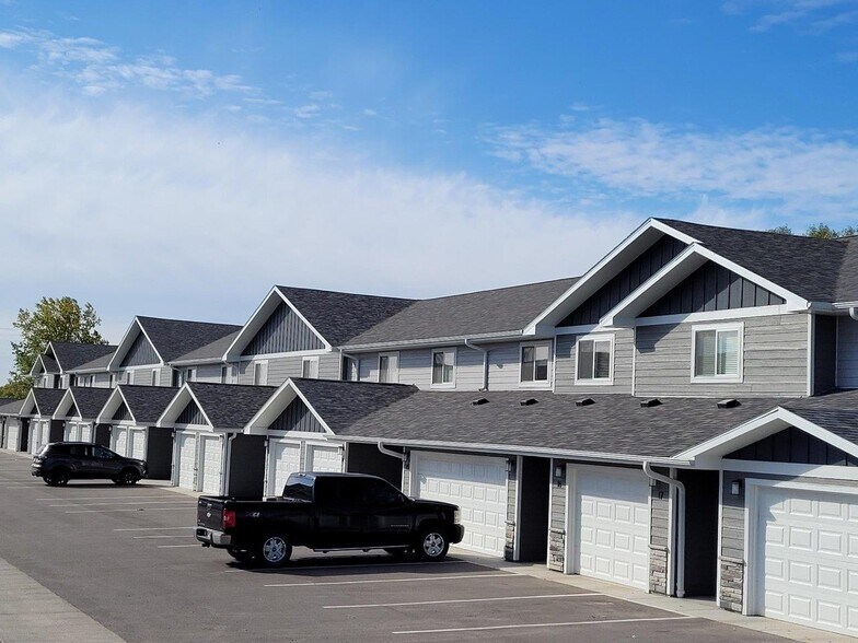 Fox Run Townhomes 900 W 25th St Yankton SD 57078 Apartment Finder
