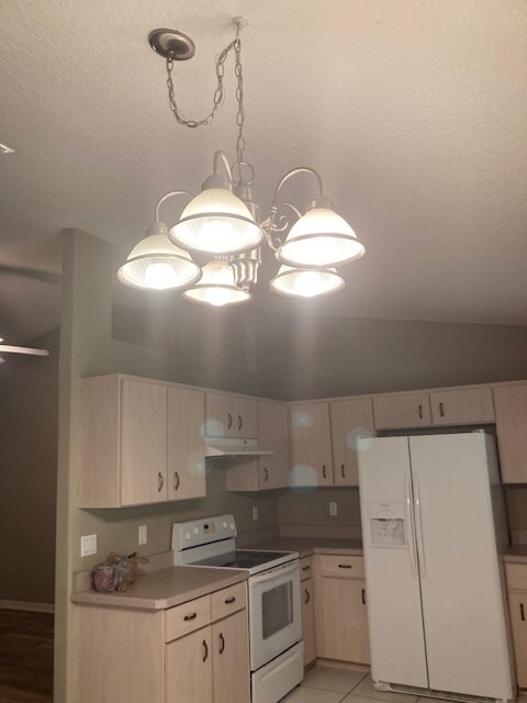 Building Photo - 6 Pony Ln