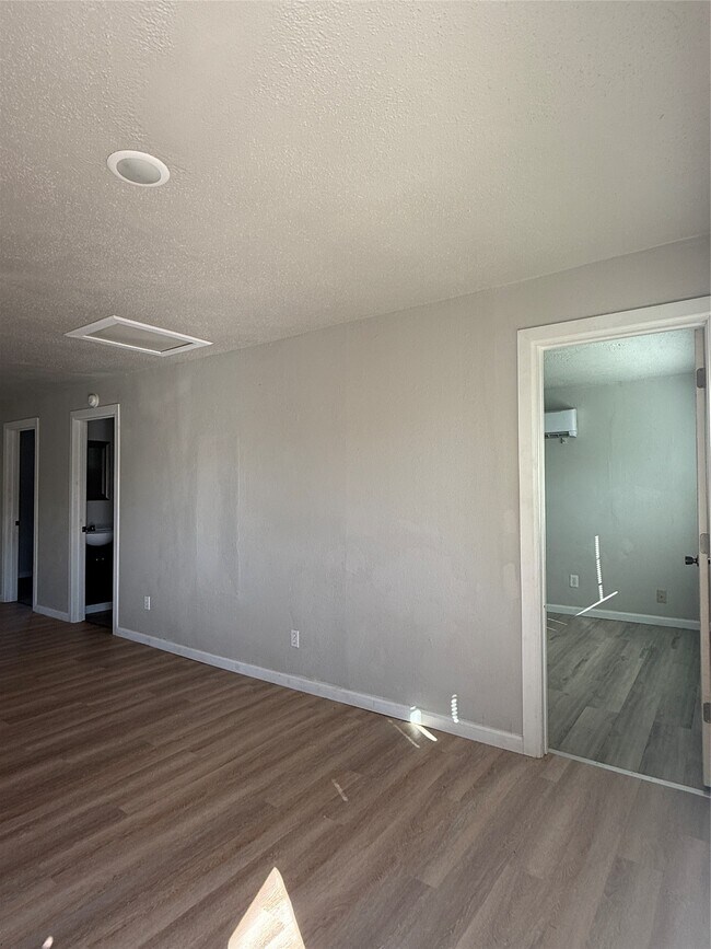 Building Photo - 8510 Safeguard St