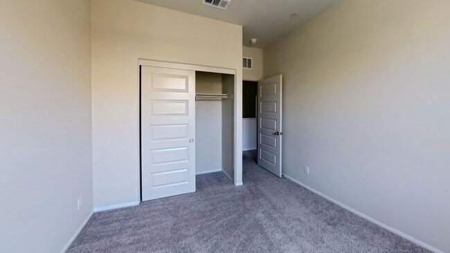 Building Photo - 40186 Birchfield Dr