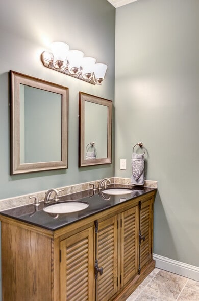 Building Photo - 1117 Washington St