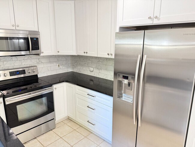 Building Photo - Spacious 3BR Home with Fenced Yard & Outdoor Living in Prime Location!