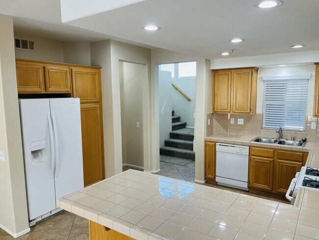 Building Photo - 26331 Arboretum Way