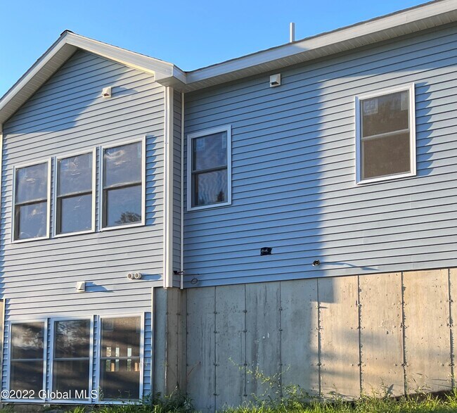 Building Photo - 544 NY-9P