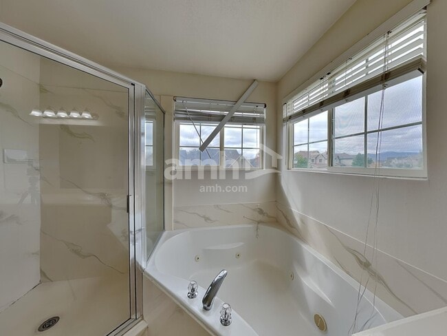 Building Photo - 10766 N Cypress