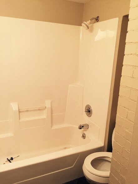 Building Photo - 110 W Phoenix Ave