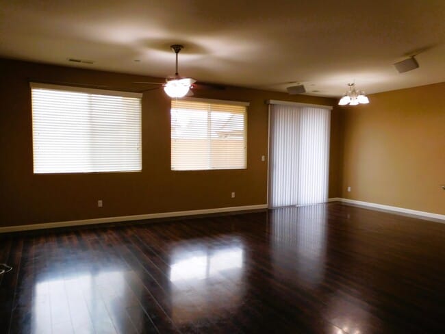 Building Photo - 3098 Wrenwood Ave