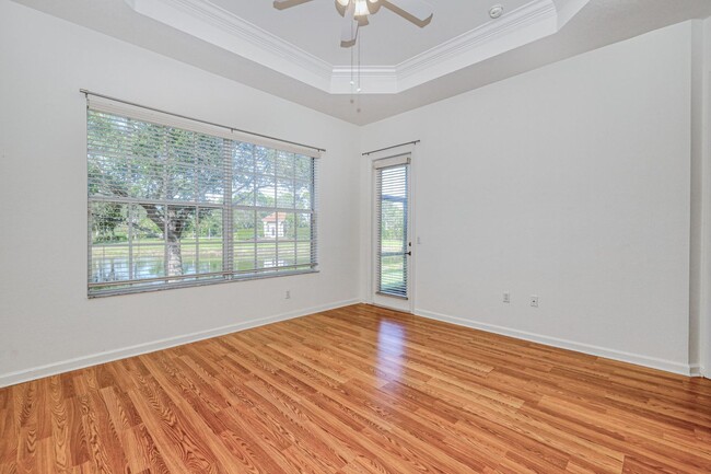 Building Photo - Emerson Square 4 Bedroom Home