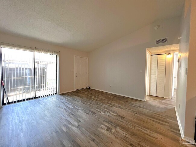 Building Photo - 6801 Tiki Ln