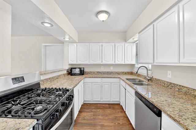 Building Photo - 2539 Hillsboro Ave