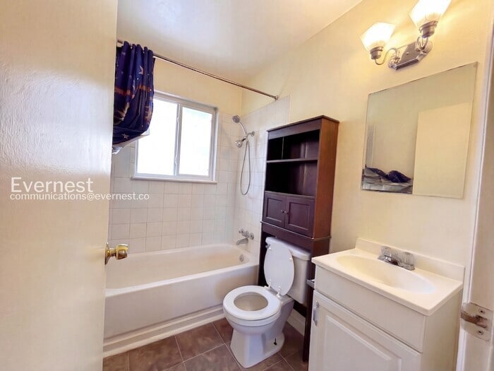 Building Photo - 1456 Bonita Dr