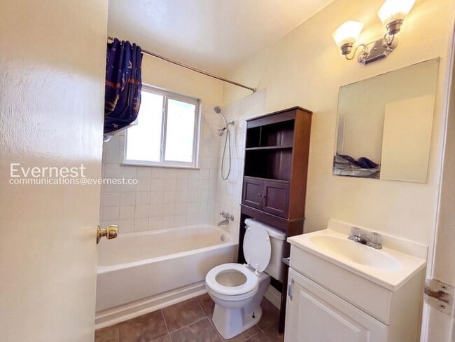 Building Photo - 1456 Bonita Dr