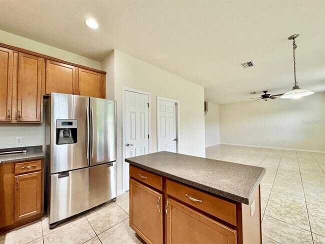 Building Photo - 9614 Oak Glade Ave