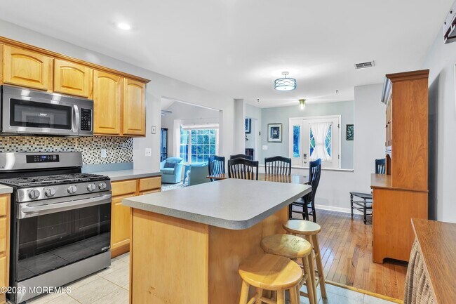 Building Photo - 61 Adamston Dr