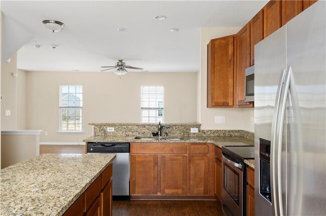 Building Photo - 4956 Almandine Ave