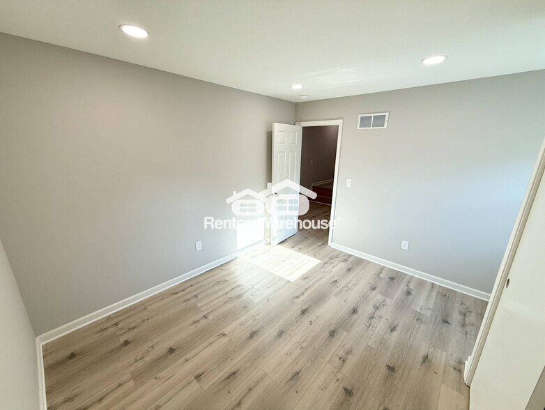 Building Photo - 7117 W 69th St