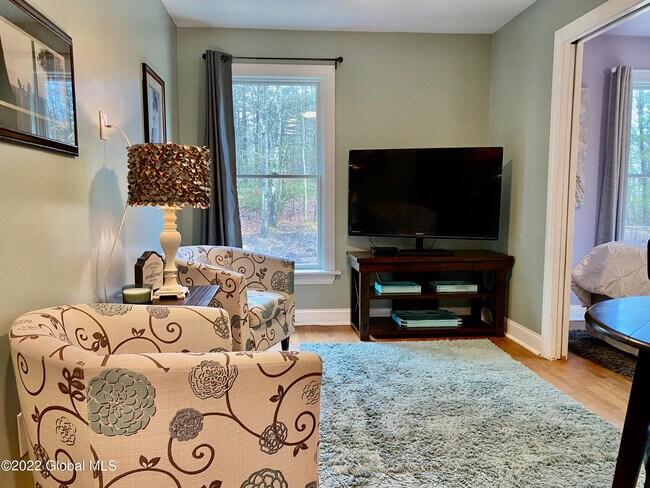 Building Photo - 4 Corinne Ct