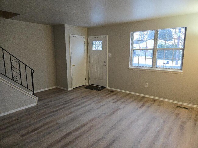 Building Photo - 324 Garden Ave