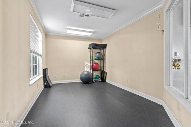 Building Photo - 13810 Sutton Park Dr N