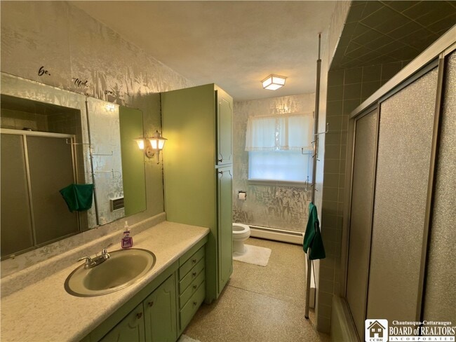 Building Photo - 32 Maple St