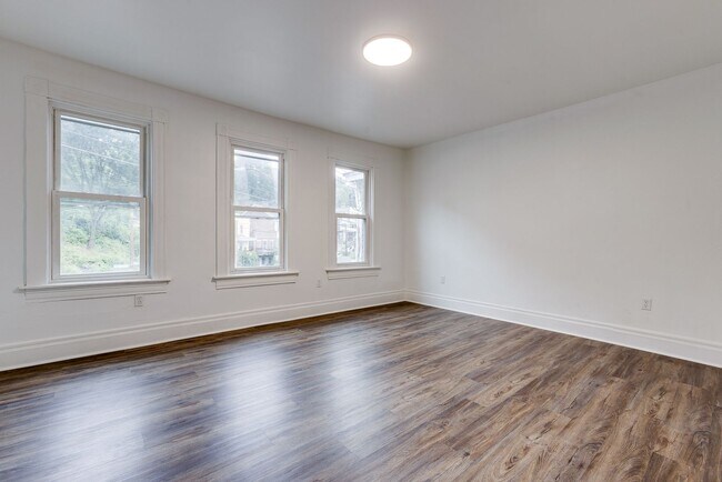Building Photo - 2641 S 18th St