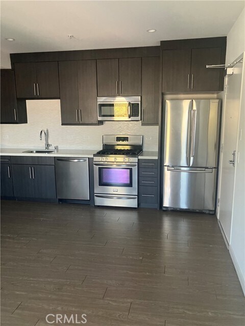 Building Photo - 11405 Chandler Blvd