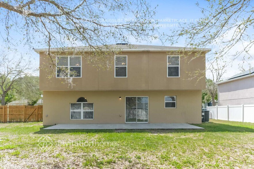 Building Photo - 2370 Sheila Dr