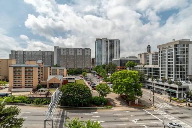 Building Photo - 215 Piedmont Ave NE
