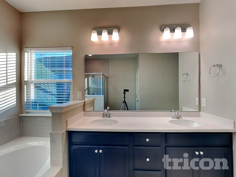 Building Photo - 38 Athens Dr